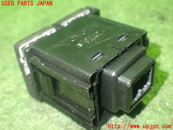 1UPJ-26156309]シエンタハイブリッド(NHP170G)スイッチ4 (プリクラッシュ他) 中古_m0003.jpg