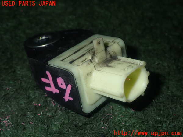 1UPJ-26156356]シエンタハイブリッド(NHP170G)エアバッグセンサー1 中古_m0002.jpg