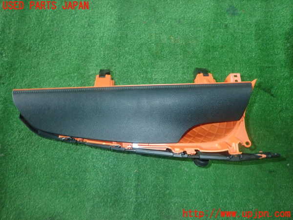 1UPJ-26157516]シエンタハイブリッド(NHP170G)グローブボックス1 中古_m0001.jpg