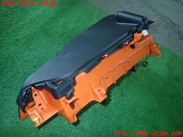 1UPJ-26157516]シエンタハイブリッド(NHP170G)グローブボックス1 中古_m0003.jpg