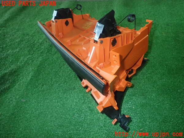 1UPJ-26157516]シエンタハイブリッド(NHP170G)グローブボックス1 中古_m0004.jpg