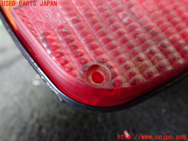 1UPJ-26161530]ジープ・ラングラー(TJ40S)右テールランプ 中古_m0002.jpg