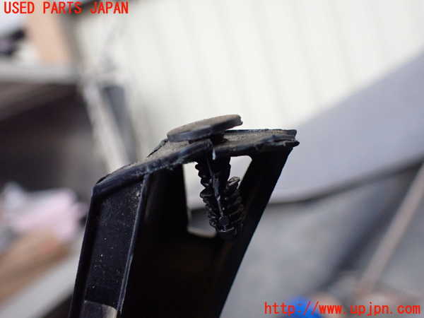1UPJ-26167655]ジープ・ラングラー(TJ40S)右フロントピラートリム 中古_m0003.jpg