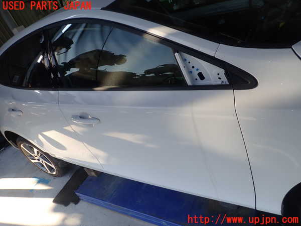 5UPJ-26171230]ボルボ・V40(MD4204T)右前ドア M25 中古_m0001.jpg