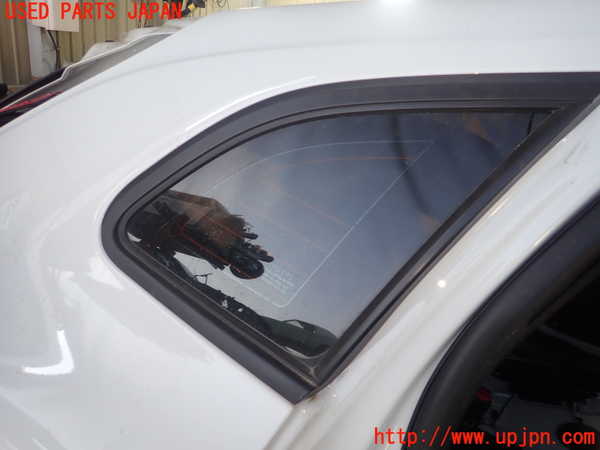 5UPJ-26171380]ボルボ・V40(MD4204T)右クォーターガラス 中古_m0001.jpg