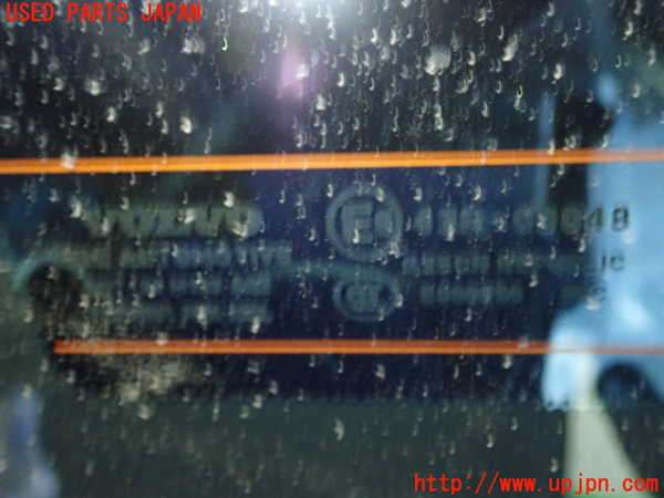 5UPJ-26171382]ボルボ・V40(MD4204T)左クォーターガラス 中古_m0002.jpg