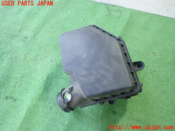 5UPJ-26172560]ボルボ・V40(MD4204T)エアクリーナーボックス 中古_m0001.jpg