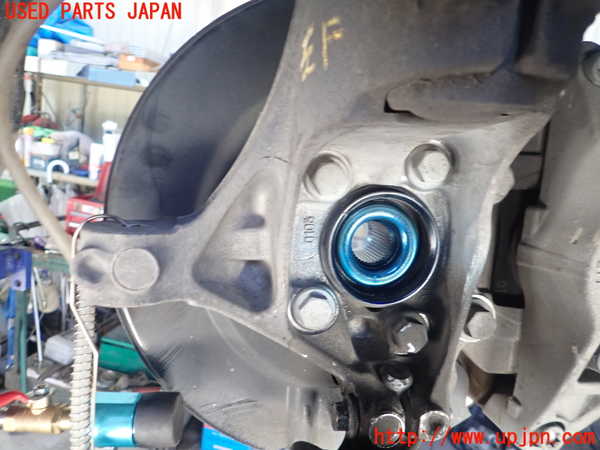 5UPJ-26174295]ボルボ・V40(MD4204T)左フロントナックルハブ 中古_m0001.jpg