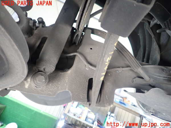 1UPJ-26174305]ボルボ・V40(MD4204T)左リアナックルハブ 中古_m0001.jpg