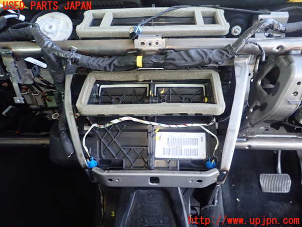 5UPJ-26176081]ボルボ・V40(MD4204T)エバポレーター1 中古_m0001.jpg