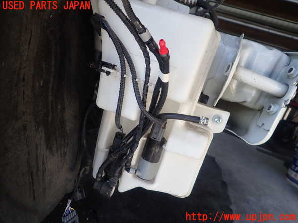 1UPJ-26176791]ボルボ・V40(MD4204T)ウォッシャータンク1 中古_m0002.jpg