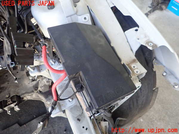 5UPJ-26176741]ボルボ・V40(MD4204T)ヒューズボックス1 中古_m0001.jpg