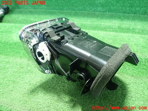 1UPJ-26177526]ボルボ・V40(MD4204T)エアコン吹き出し口1（右） 中古_m0003.jpg