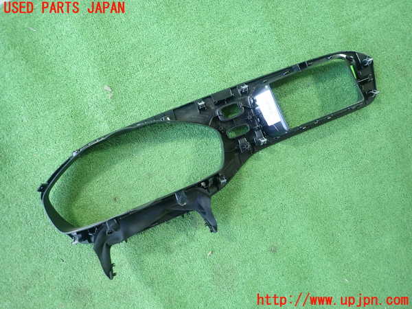 5UPJ-26177510]ボルボ・V40(MD4204T)メーターフード 中古_m0002.jpg