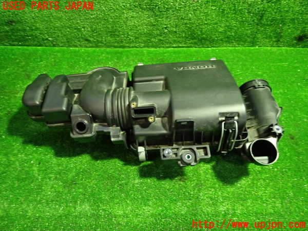 1UPJ-26192560]フィット(Fit) ハイブリッド(e：HEV)(GR4)エアクリーナーボックス 中古_m0002.jpg