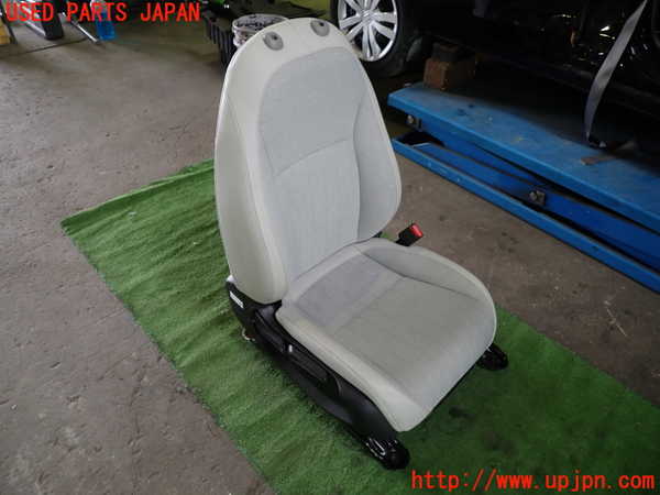 5UPJ-26197035]フィット(Fit) ハイブリッド(e：HEV)(GR4)運転席シート 【ジャンク】_m0001.jpg