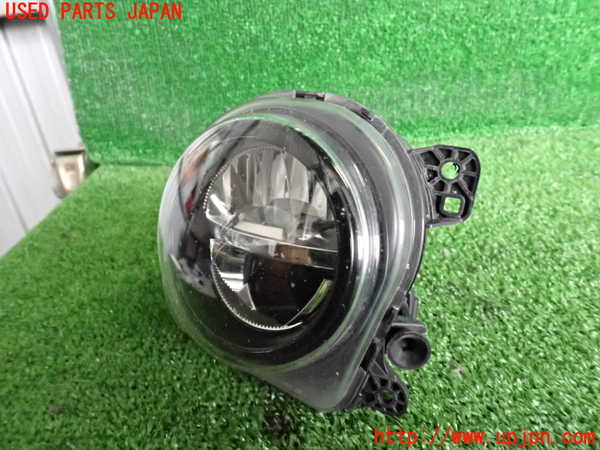 2UPJ-26221182]BMW 523i ツーリング(XL20)左フォグ 中古_m0001.jpg