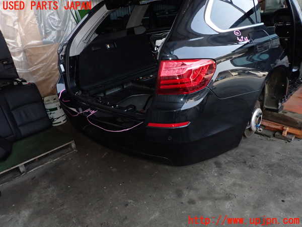 2UPJ-26221610]BMW 523i ツーリング(XL20)リアバンパー 中古_m0001.jpg