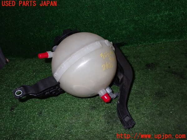 2UPJ-26222410]BMW 523i ツーリング(XL20)ラジエータータンク 中古_m0001.jpg