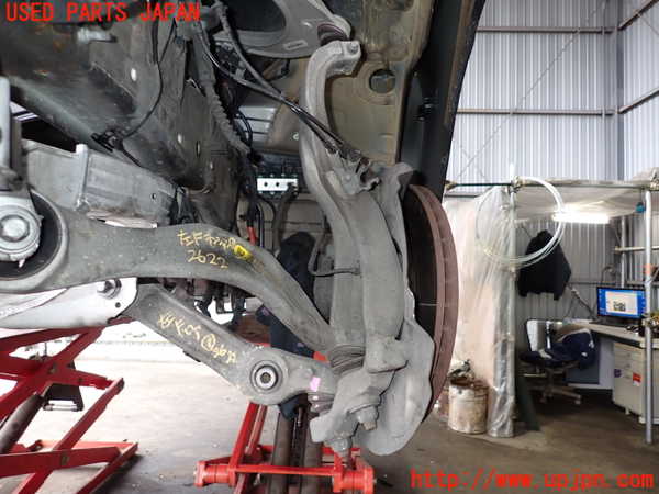 2UPJ-26224295]BMW 523i ツーリング(XL20)左フロントナックルハブ 中古_m0002.jpg