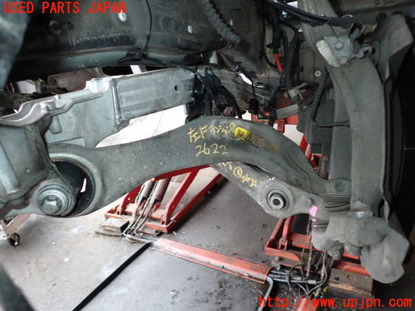2UPJ-26225320]BMW 523i ツーリング(XL20)左フロントテンションロッド 中古_m0001.jpg