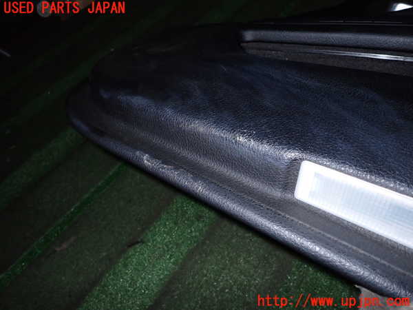 2UPJ-26221234]BMW 523i ツーリング(XL20)右前ドア内張り 中古_m0003.jpg