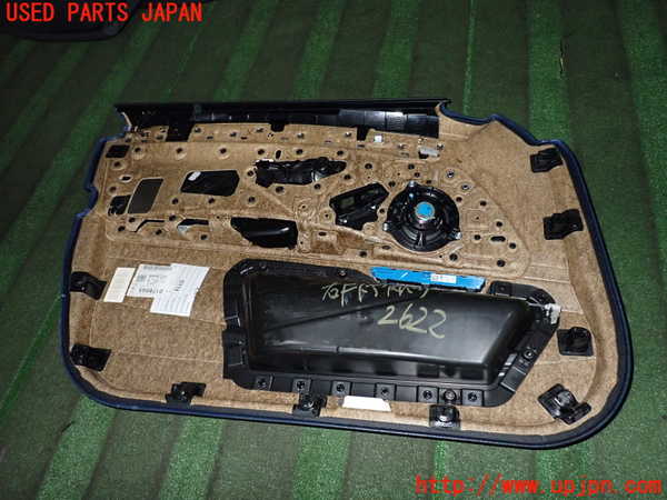 2UPJ-26221234]BMW 523i ツーリング(XL20)右前ドア内張り 中古_m0004.jpg