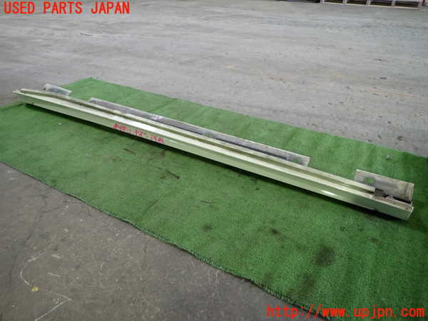 1UPJ-26241390]ベンツ CLA180 シューティングブレーク（X117）(117942)右サイドステップ 中古_m0001.jpg