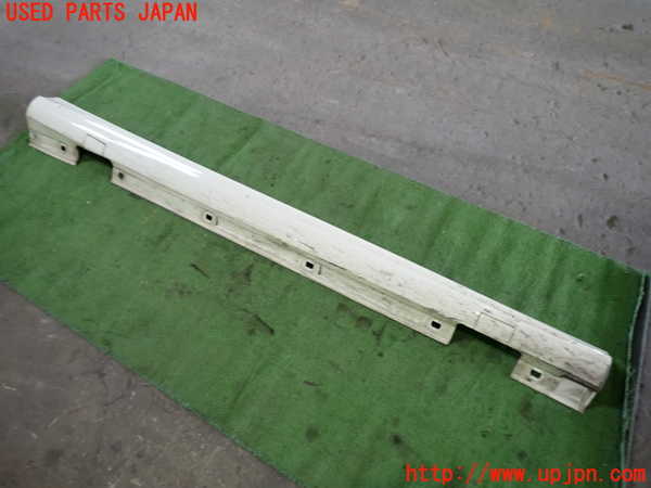 1UPJ-26241390]ベンツ CLA180 シューティングブレーク（X117）(117942)右サイドステップ 中古_m0002.jpg