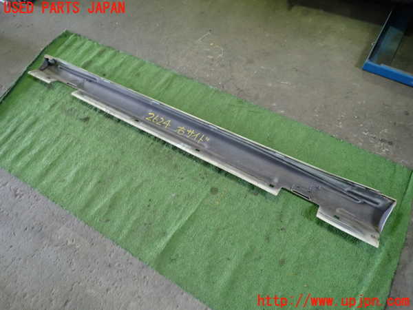 1UPJ-26241390]ベンツ CLA180 シューティングブレーク（X117）(117942)右サイドステップ 中古_m0005.jpg