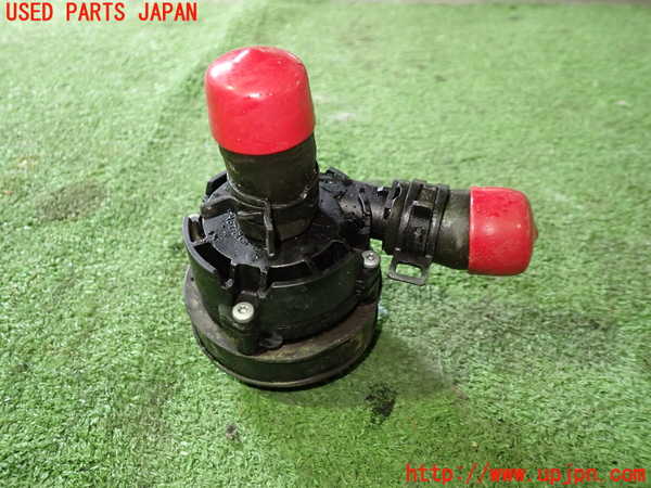 5UPJ-26242110]ベンツ CLA180 シューティングブレーク（X117）(117942)ウォーターポンプ 中古_m0001.jpg