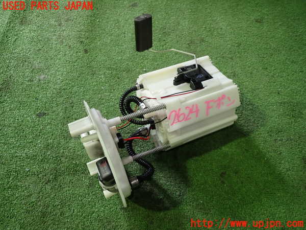 5UPJ-26242510]ベンツ CLA180 シューティングブレーク（X117）(117942)燃料ポンプ 中古_m0003.jpg