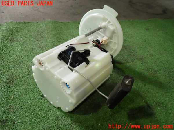 5UPJ-26242510]ベンツ CLA180 シューティングブレーク（X117）(117942)燃料ポンプ 中古_m0004.jpg