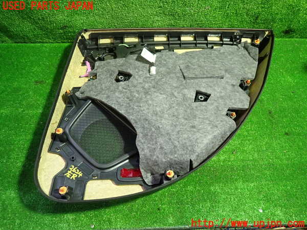 1UPJ-26241324]ベンツ CLA180 シューティングブレーク（X117）(117942)左後ドア内張り 中古_m0004.jpg