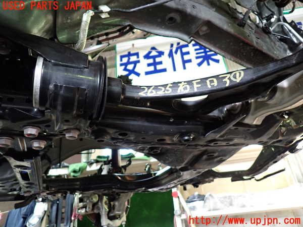 5UPJ-26255176]CX-60(KH3P)右フロントロアアーム1 中古_m0002.jpg