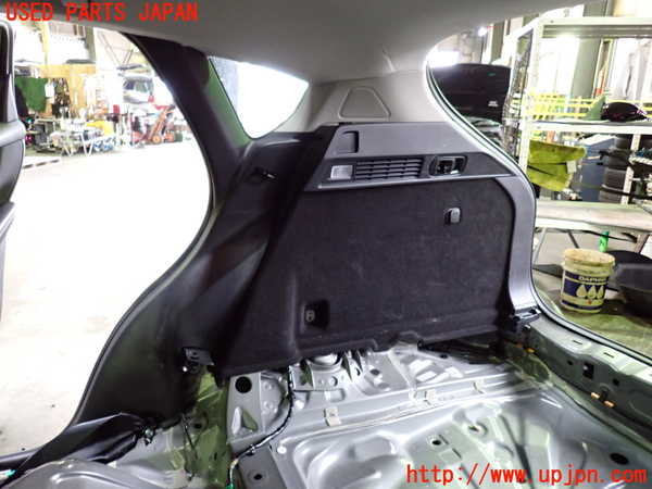 1UPJ-26257675]CX-60(KH3P)右リアピラートリム 中古_m0001.jpg