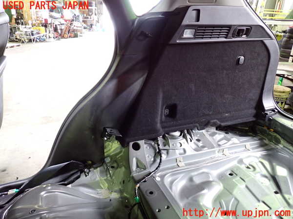 1UPJ-26257675]CX-60(KH3P)右リアピラートリム 中古_m0003.jpg