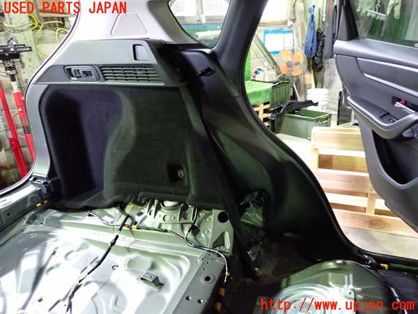 5UPJ-26257680]CX-60(KH3P)左リアピラートリム 中古_m0003.jpg