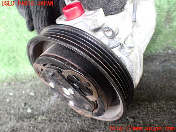 1UPJ-26266025]スーパーキャリイ(DA16T)エアコンコンプレッサー 中古_m0003.jpg