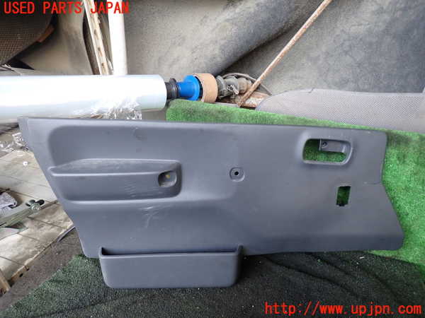 1UPJ-26261264]スーパーキャリイ(DA16T)左ドア内張り 中古_m0001.jpg