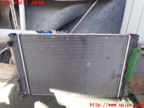 1UPJ-26272321]ベンツ GLK300 4MATIC X204(204981)ラジエーター1 中古_m0002.jpg