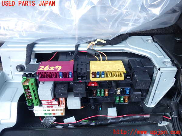 1UPJ-26276741]ベンツ GLK300 4MATIC X204(204981)ヒューズボックス1 中古_m0001.jpg