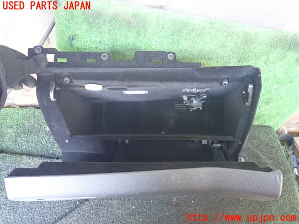 1UPJ-26277516]ベンツ GLK300 4MATIC X204(204981)グローブボックス1 中古_m0002.jpg