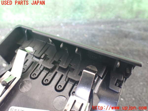 1UPJ-26277526]ベンツ GLK300 4MATIC X204(204981)エアコン吹き出し口1 (右) 中古_m0003.jpg