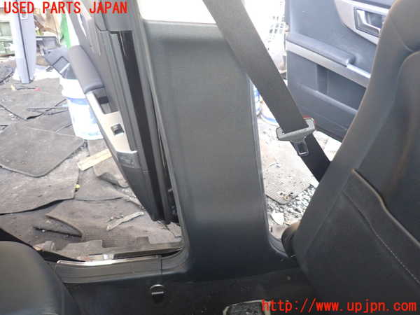 1UPJ-26277670]ベンツ GLK300 4MATIC X204(204981)左センターピラートリム 中古_m0003.jpg