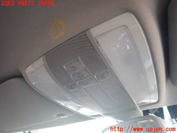 1UPJ-26276411]ベンツ GLK300 4MATIC X204(204981)ルームランプ1 (1列目) 中古_m0001.jpg
