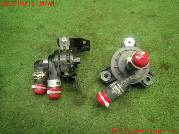 5UPJ-26292110]クラウン アスリート ハイブリッド(AWS210)ウォーターポンプ 中古_m0001.jpg