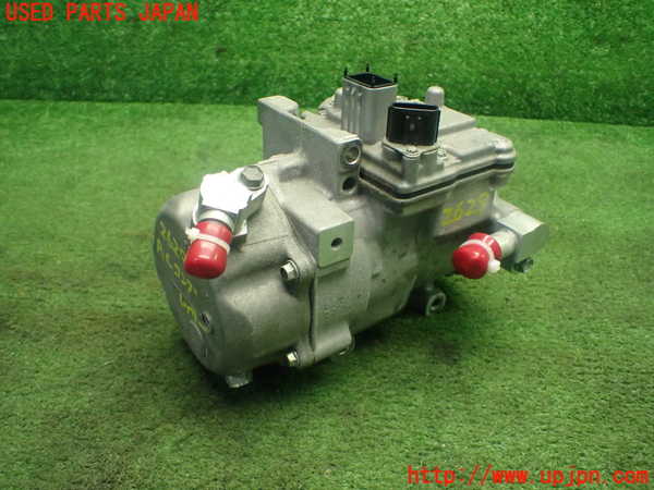 5UPJ-26296025]クラウン アスリート ハイブリッド(AWS210)エアコンコンプレッサー 中古_m0001.jpg