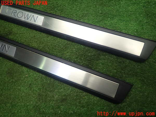 1UPJ-26297740]クラウン アスリート ハイブリッド(AWS210)スカッフプレート 中古_m0004.jpg