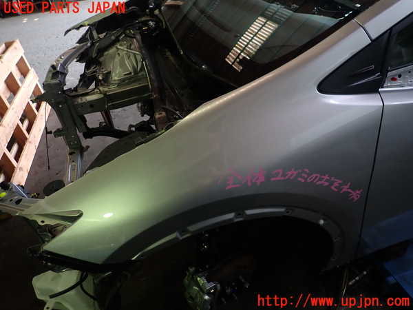 5UPJ-26301082]プリウス(ZVW60)左前フェンダー 中古_m0005.jpg